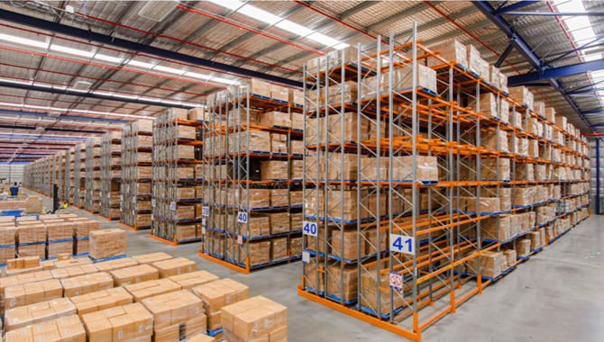 Beneficios de instalar estanterías para palets de doble profundidad